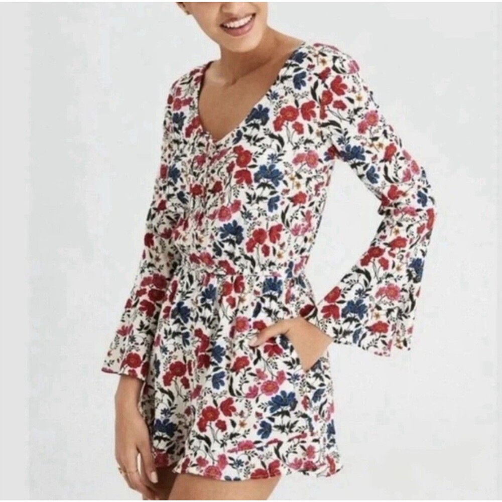 American Eagle Romper Floral Print Long Bell Sleeve Ruffle V-Neck Woman’s Small